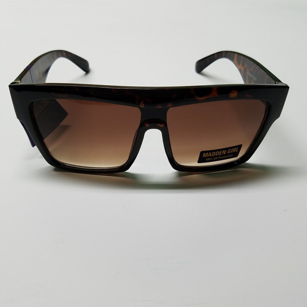 Retro Squared Sunglasses | Cheetah Print | 100% UV - Picture 6 of 10